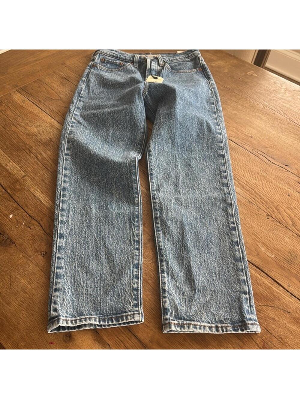 NWT Levi's Wedgie Fit Straight High Waist Mom Jean size 24